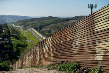 Istniejący obecnie mur pomiędzy USA i Meksykiem