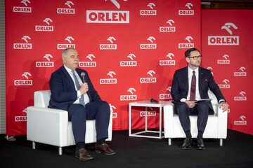 Jacek Sasin, wicepremier, minister aktywów państwowych, i Daniel Objatek, prezes zarządu PKN ORLEN