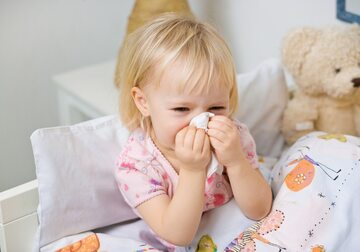 Jak radzić sobie z nawracającym przeziębieniem u dziecka?