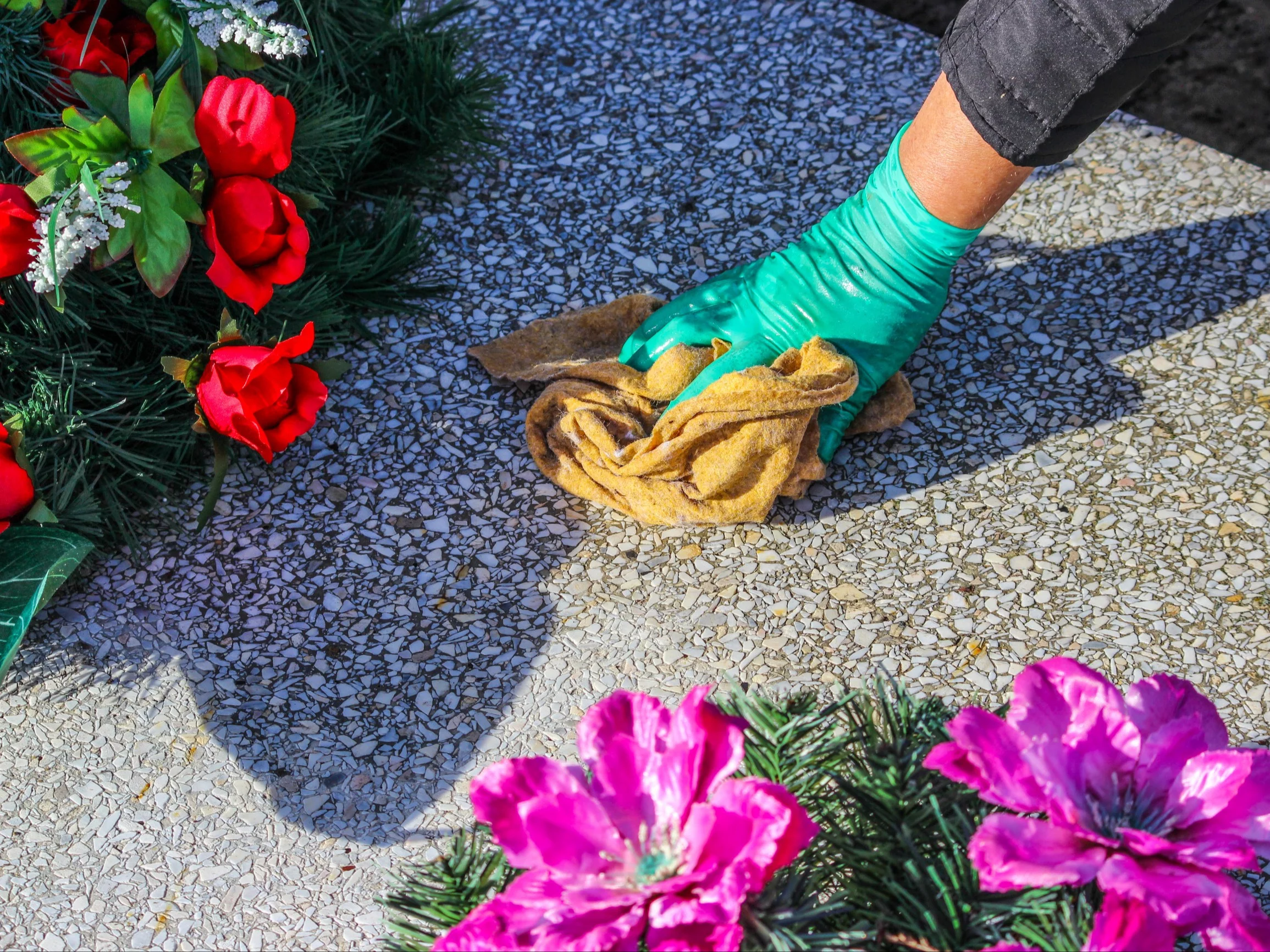 Czyszczenie nagrobka