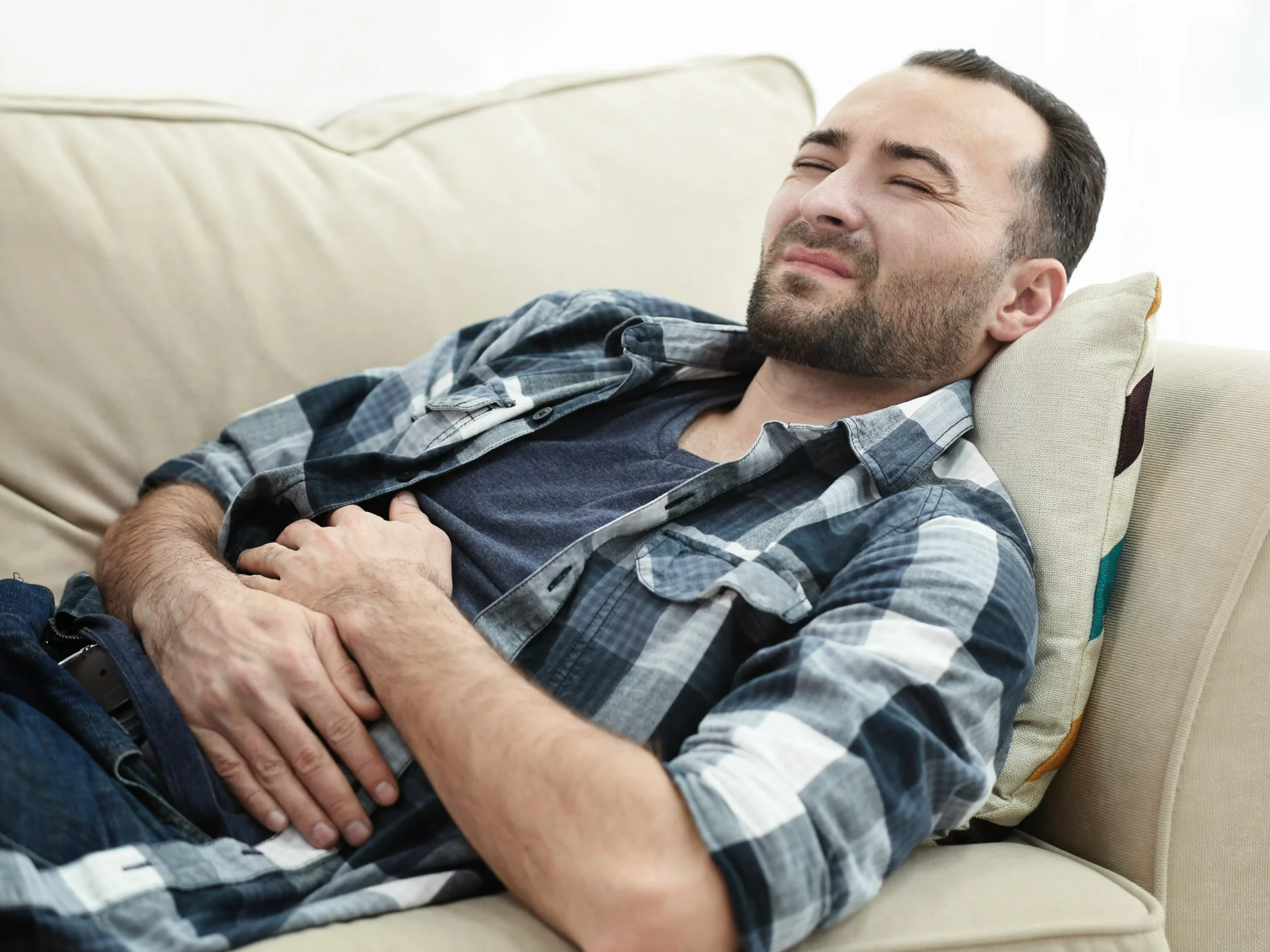 Jak pozbyć się wzdęć w 2 tygodnie? Gastrolog: zacznij od jednego prostego kroku