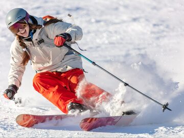 Jak uniknąć kary za kary za jazdę bez kasku na nartach?