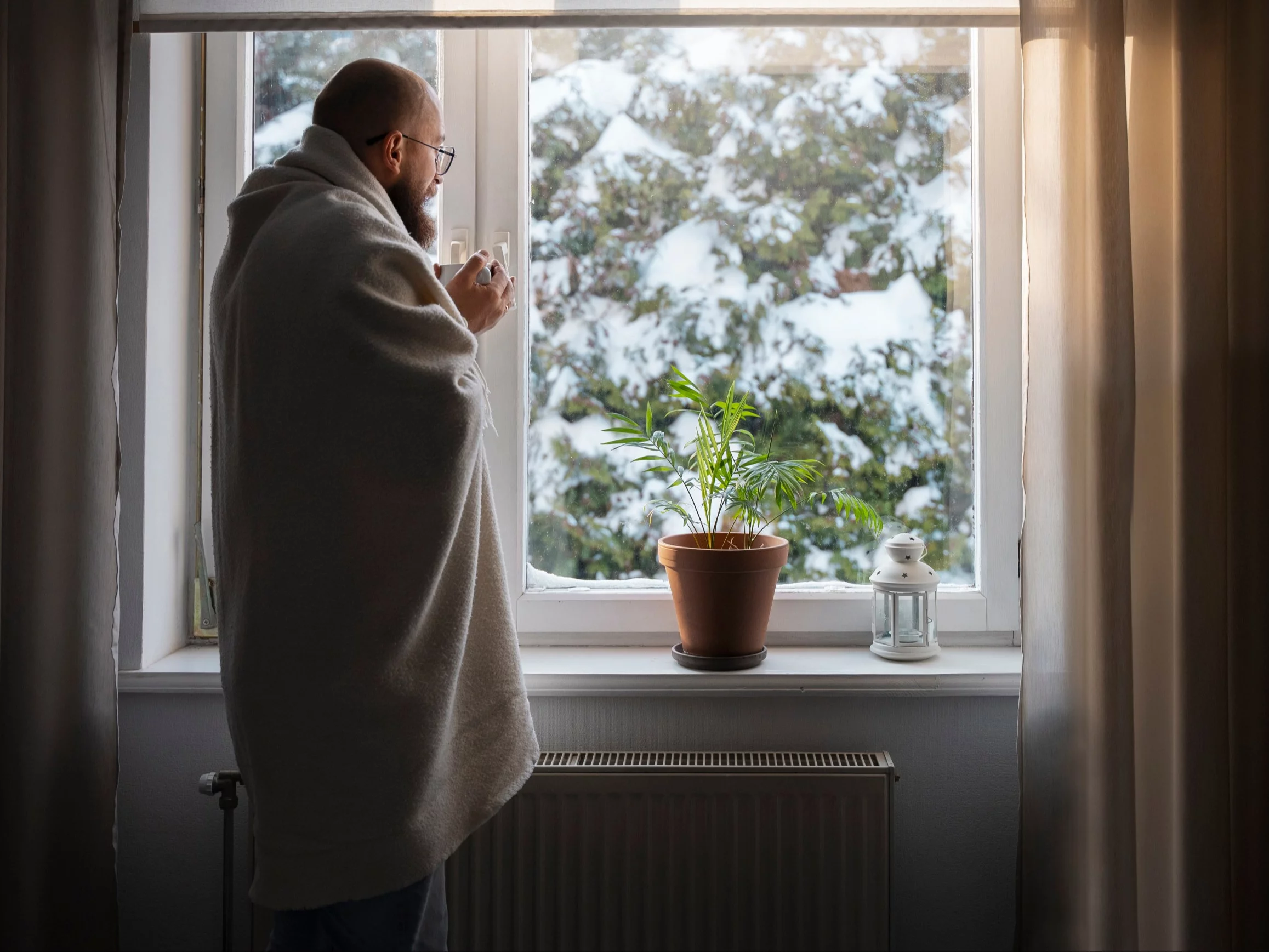 Jeden ruch przy oknie zmienia temperaturę w pokoju