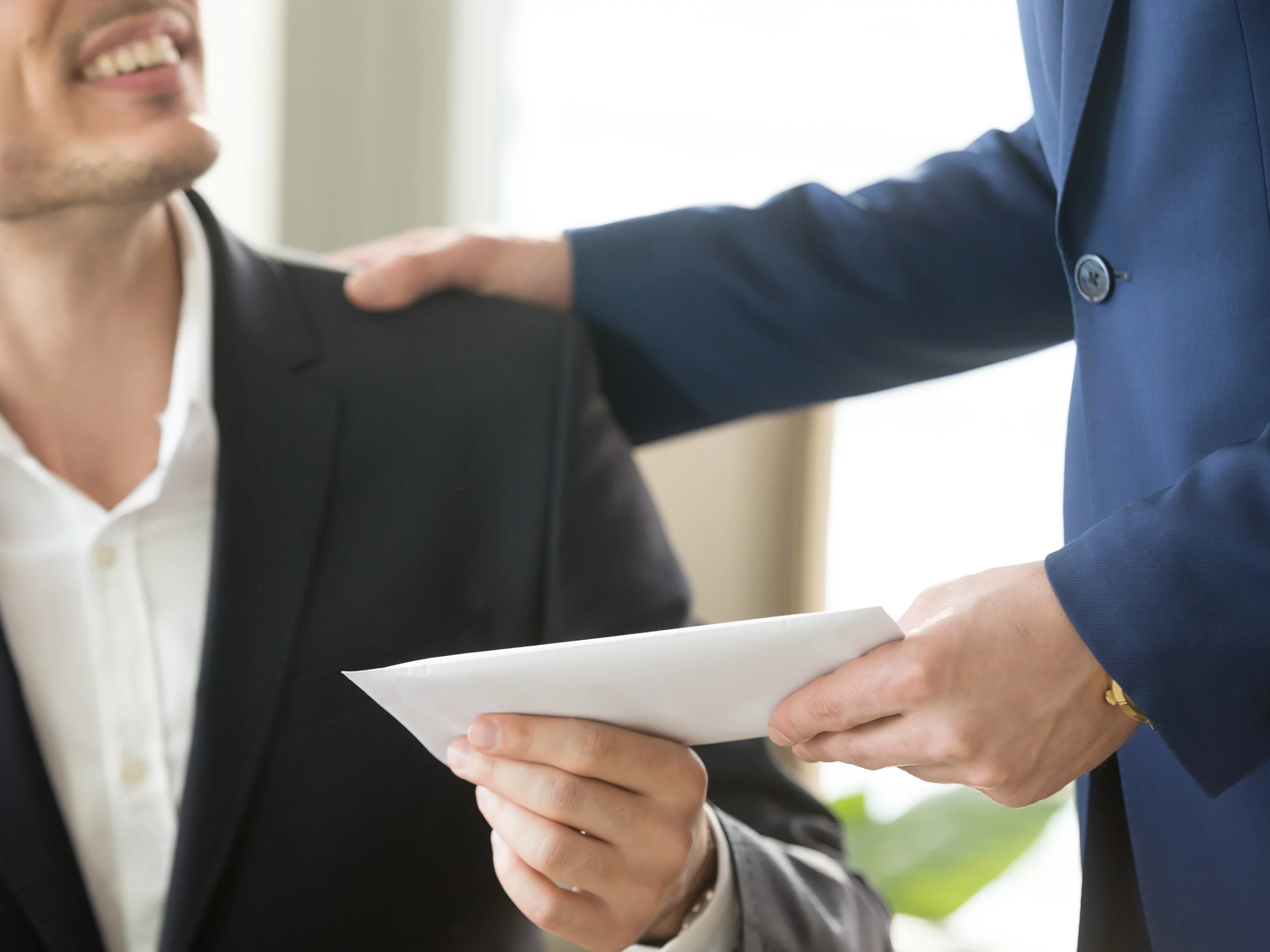 Jak zbudować system wynagrodzeń i premii pracowników? Oto 7 kroków
