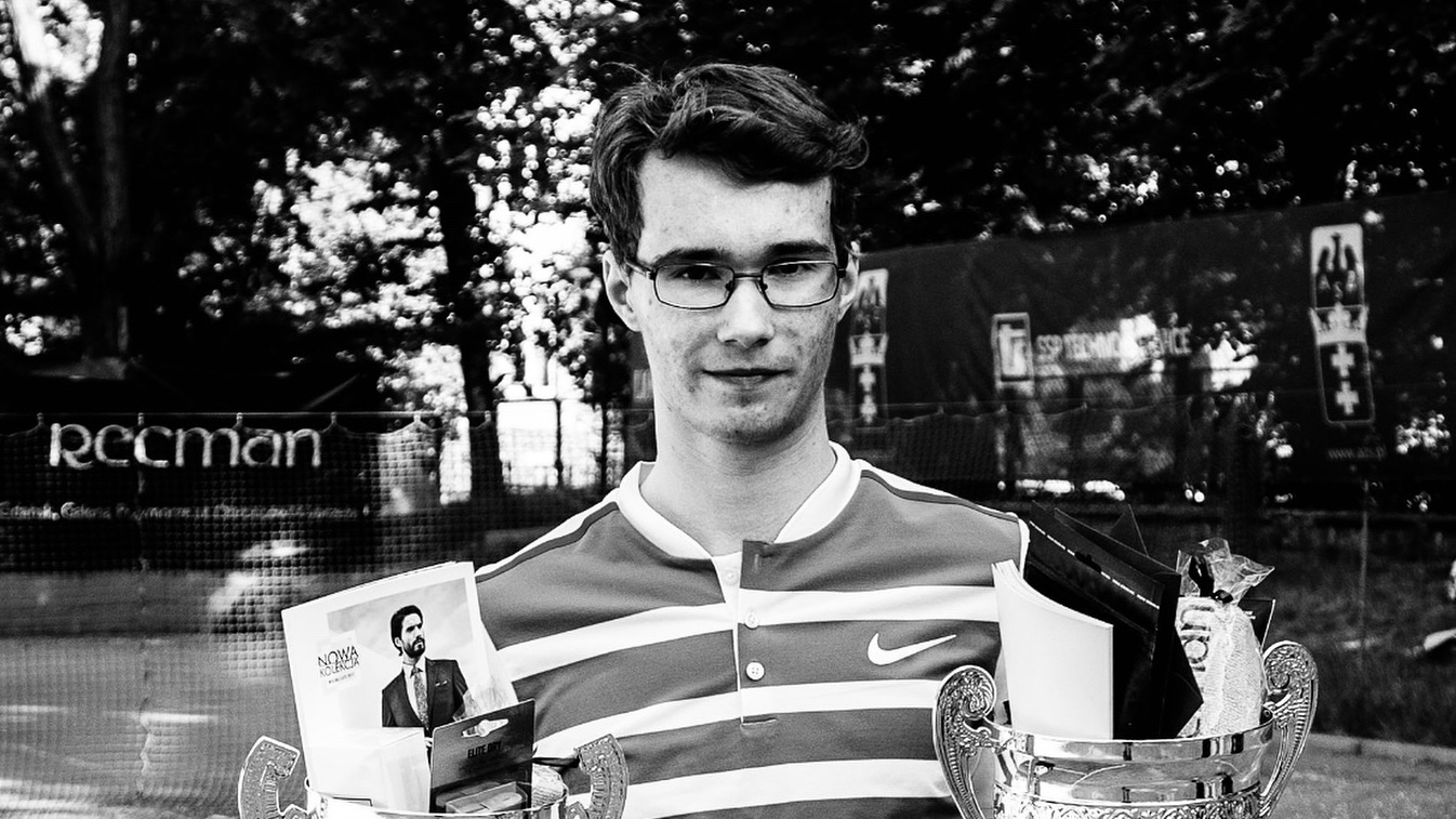 Jakub Siemiątkowski nie żyje. Tragiczna śmierć tenisisty na dworcu w Sopocie – Tenis – Sport Wprost