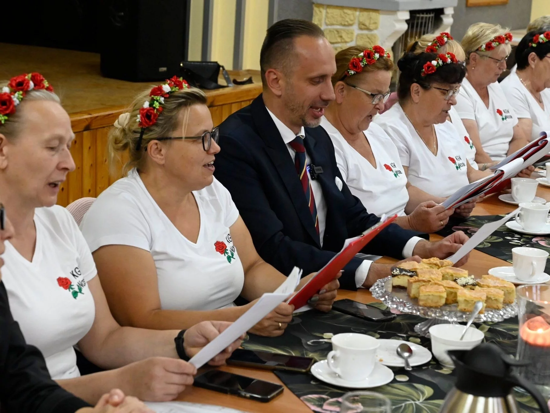 Wiceminister rolnictwa Janusz Kowalski na spotkaniu z Kołem Gospodyń Wiejskich we wsi Nasale