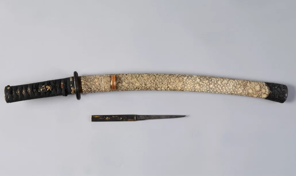 Miecz wakizashi w oprawie koshirae; głownia przed 1596 ?; oprawa okres Edo (1603-1868)1 /6