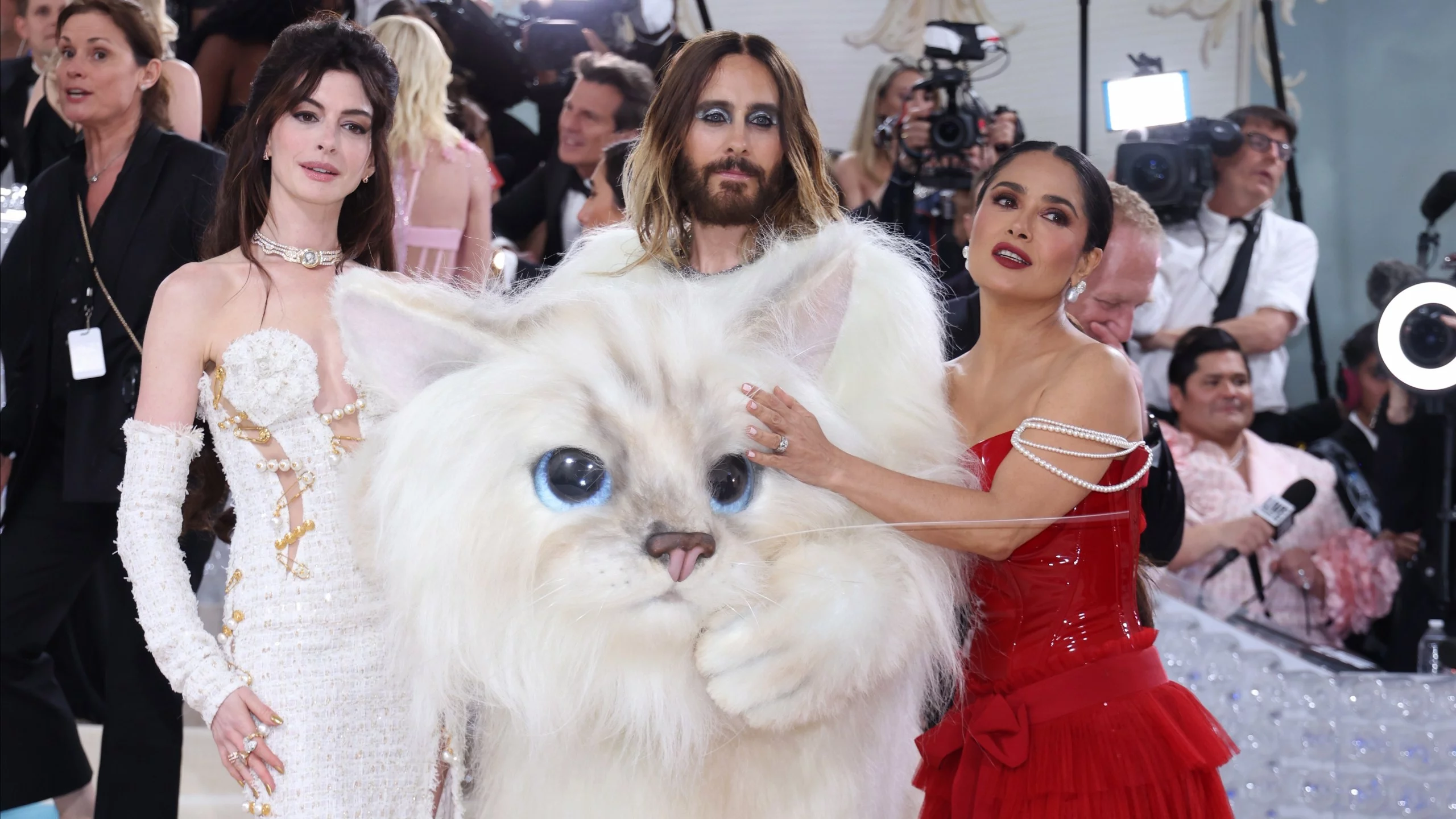 Anne Hathaway, Jared Leto, Salma Hayek