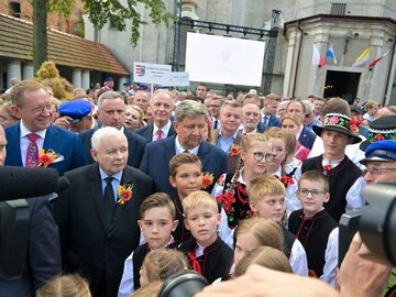 Jarosław Kaczyński i politycy PiS na dożynkach w Paradyżu
