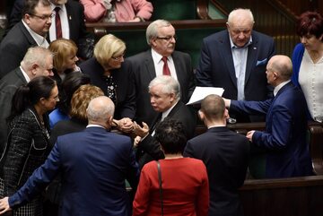 Jarosław Kaczyński, posłowie PiS