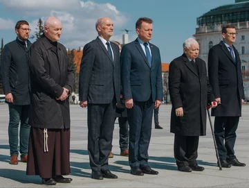 Jarosław Kaczyński w towarzystwie kluczowych polityków PiS