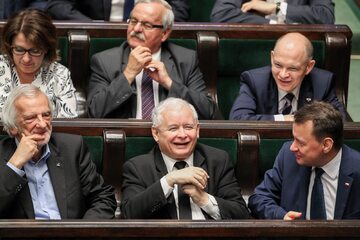 Jarosław Kaczyński wśród posłów PiS