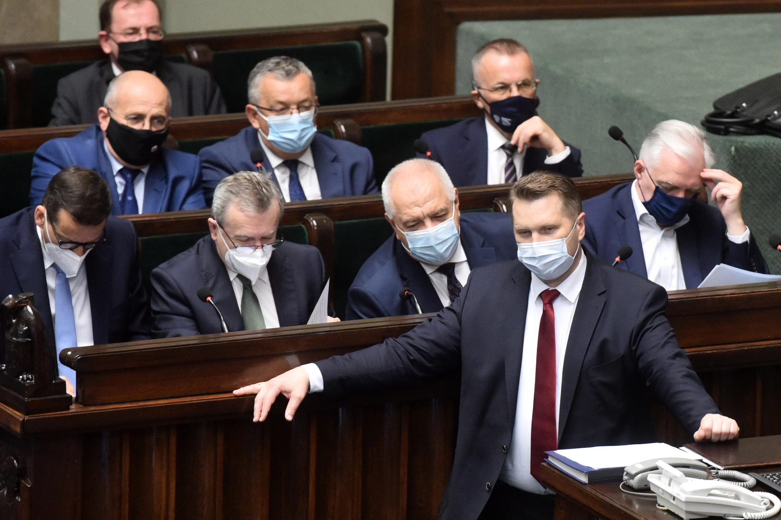 Posiedzenie Sejmu, na zdjęciu premier Mateusz Morawiecki oraz ministrowie, m.in. Przemysław Czarnek