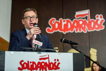 Jarosław Szarek na rocznicy utworzenia wolnych związków zawodowych