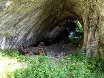Jaskinia Ciemna, rekonstrukcja obozowiska neandertalczyków