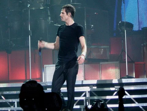 Jason Orange otwiera nowy rozdział swojej muzycznej kariery (fot. Laura from Washington/Newcastle/Sunderland, UK (Take That) [CC-BY-2.0 (http://creativecommons.org/licenses/by/2.0)], via Wikimedia Commons