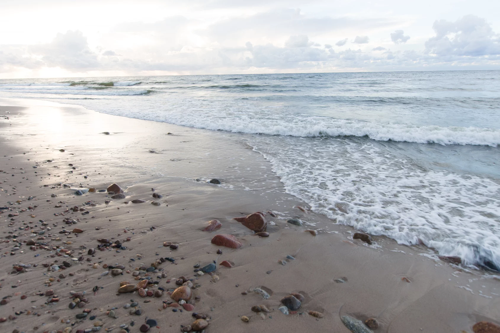 Kamienie na plaży w Jastrzębiej Górze