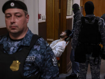 Jeden z podejrzanych o zamach w Moskwie podczas rozprawy w sądzie