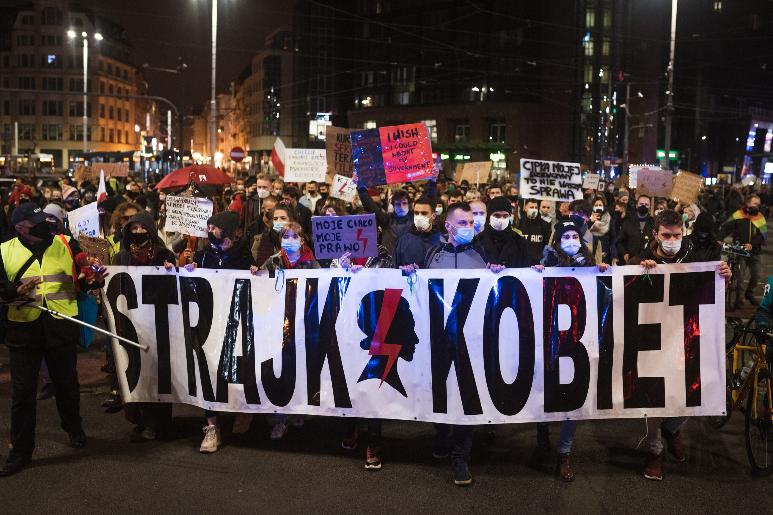Jeden z transparentów protestujących. Na zdjęciu manifestacja we Wrocławiu