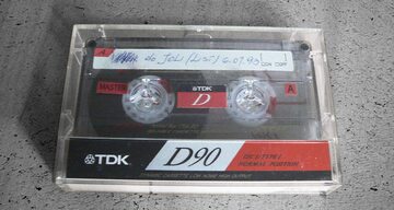 Jedna z 5 odnalezionych kaset
