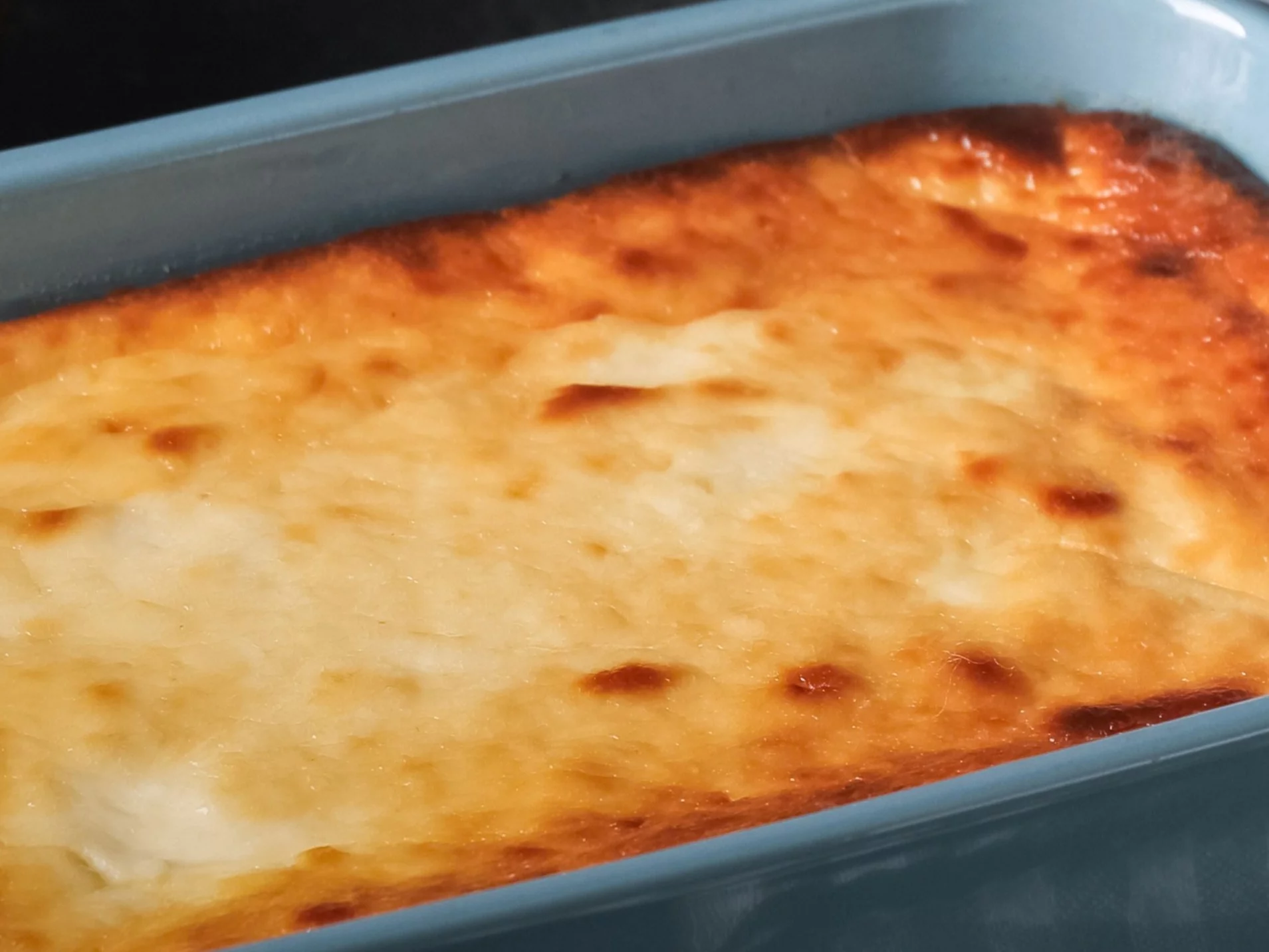 Klasyczny sernik może poczekać. Ten robię bez mąki i ma 51 g białka w porcji