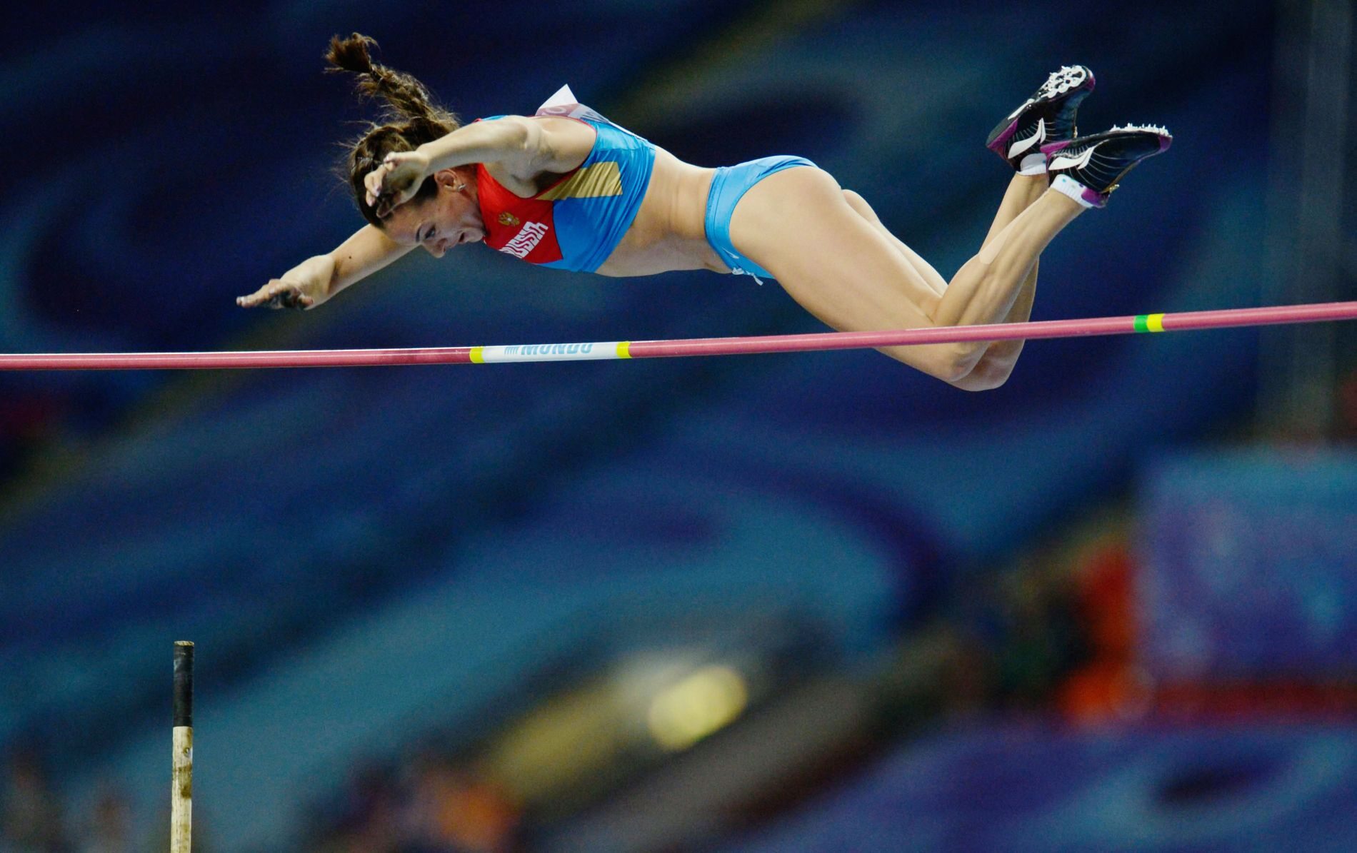 Легкая атлетика прыжки спортсмены. Лёгкая атлетика прыжки с шестом Исинбаева.
