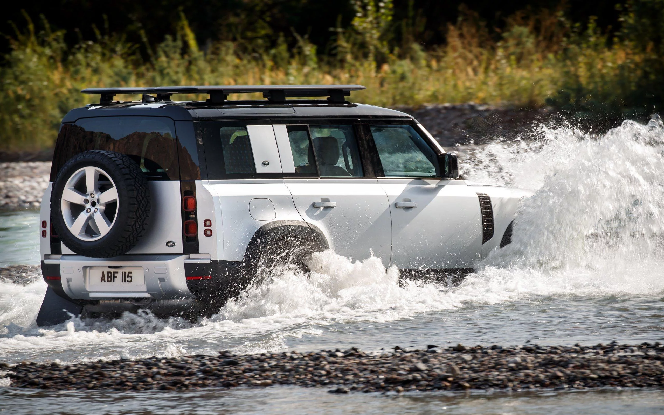 Land Rover Defender 2020