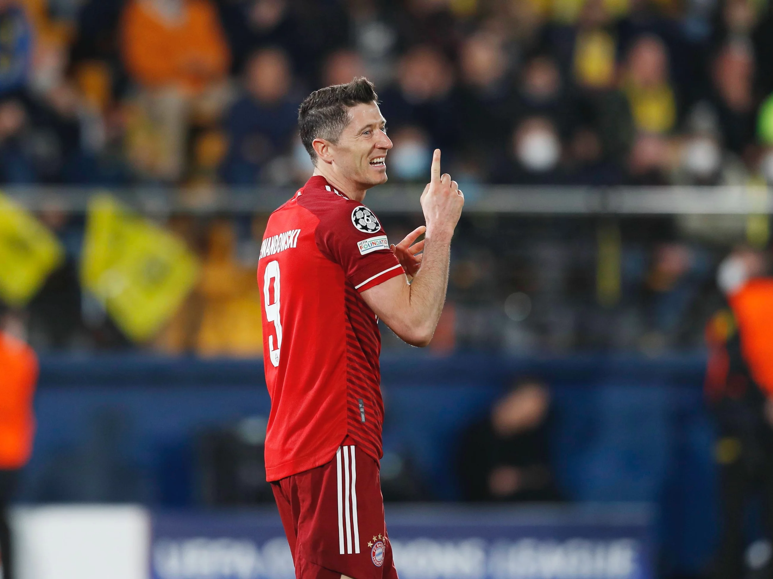 Robert Lewandowski w koszulce Bayernu Monachium