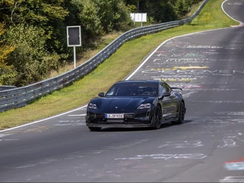 Porsche Taycan na Nurburgringu