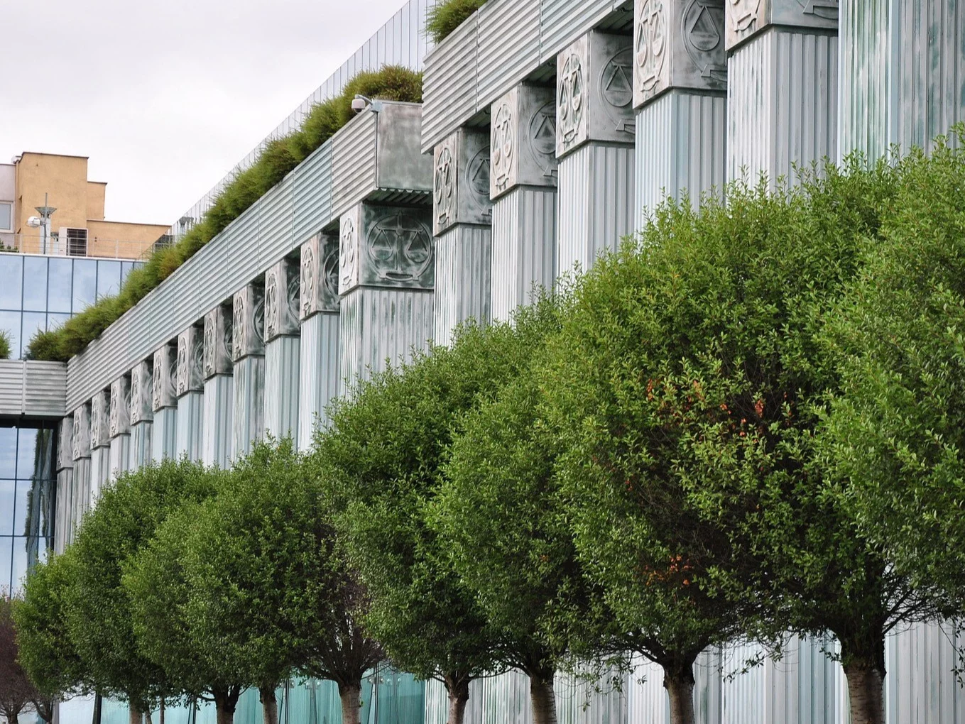 Jest reakcja tekst „Wprost”. Chodzi o tajemnicze zwolnienia lekarskie