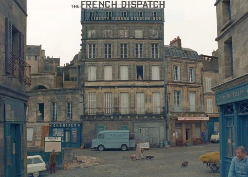 Kadr z filmu „The French Dispatch”