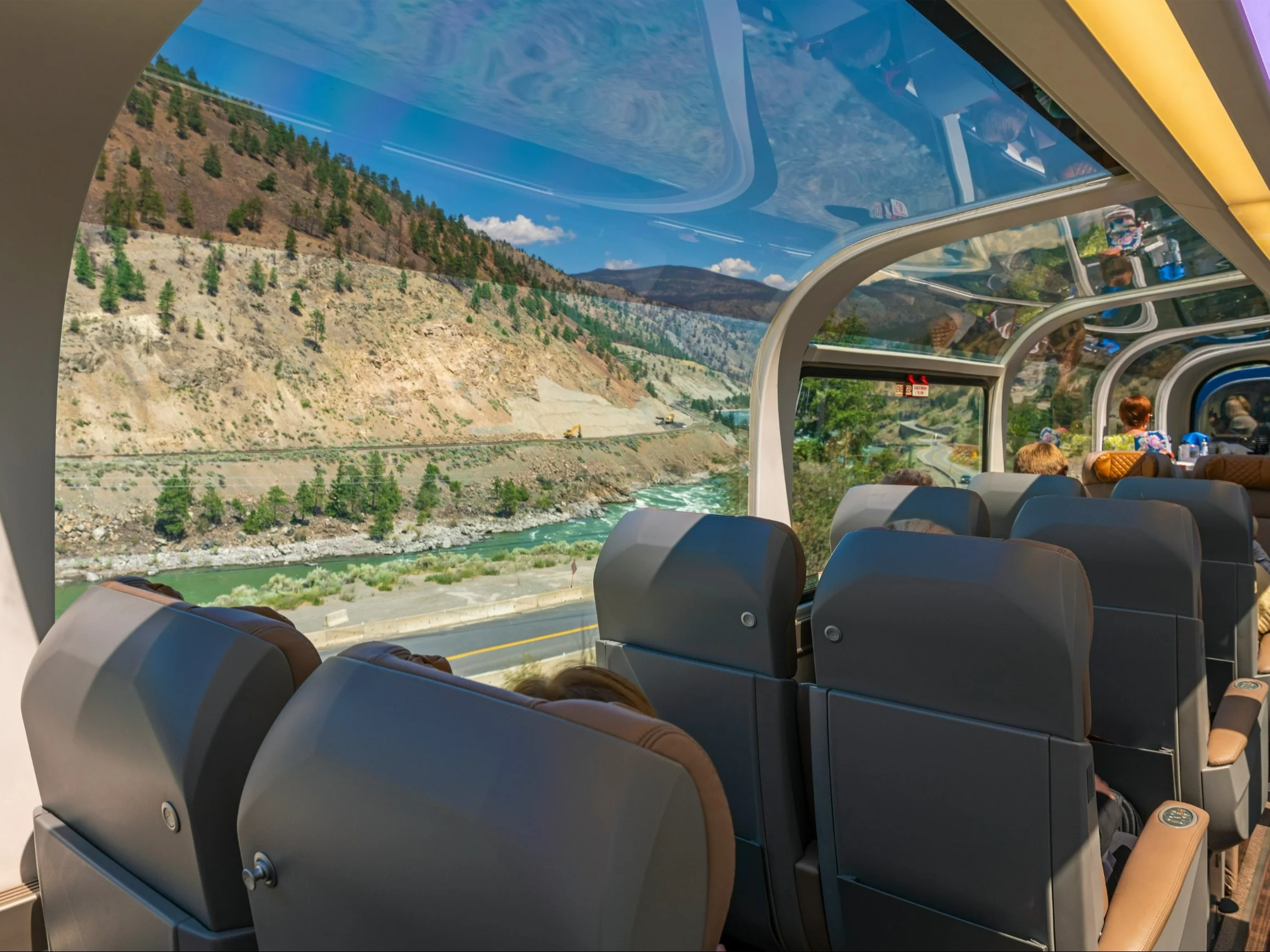 Pociąg Rocky Mountaineer w Kanadzie, zdjęcie ilustracyjne