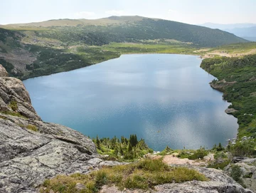 Jezioro Loch Lamond w Szkocji