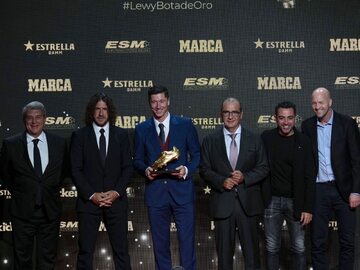 Joan Laporta, Carles Puyol, Robert Lewandowski, Jordi Cruyff, Xavi, Juan Ignacio Gallardo