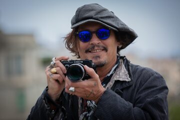 Johnny Depp na planie filmu „Minamata”