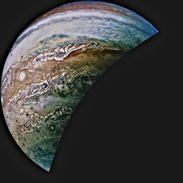 Jowisz w obiektywie sondy kosmicznej Juno