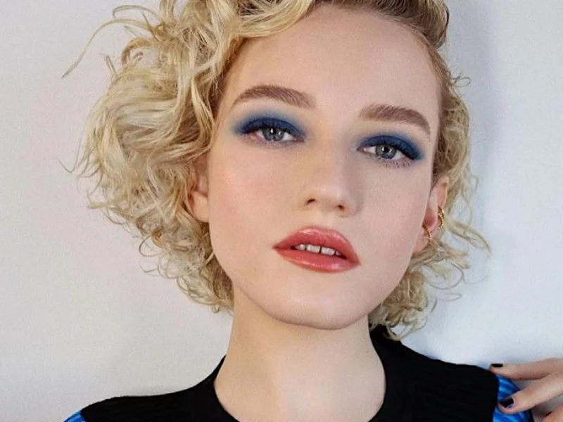 Julia Garner