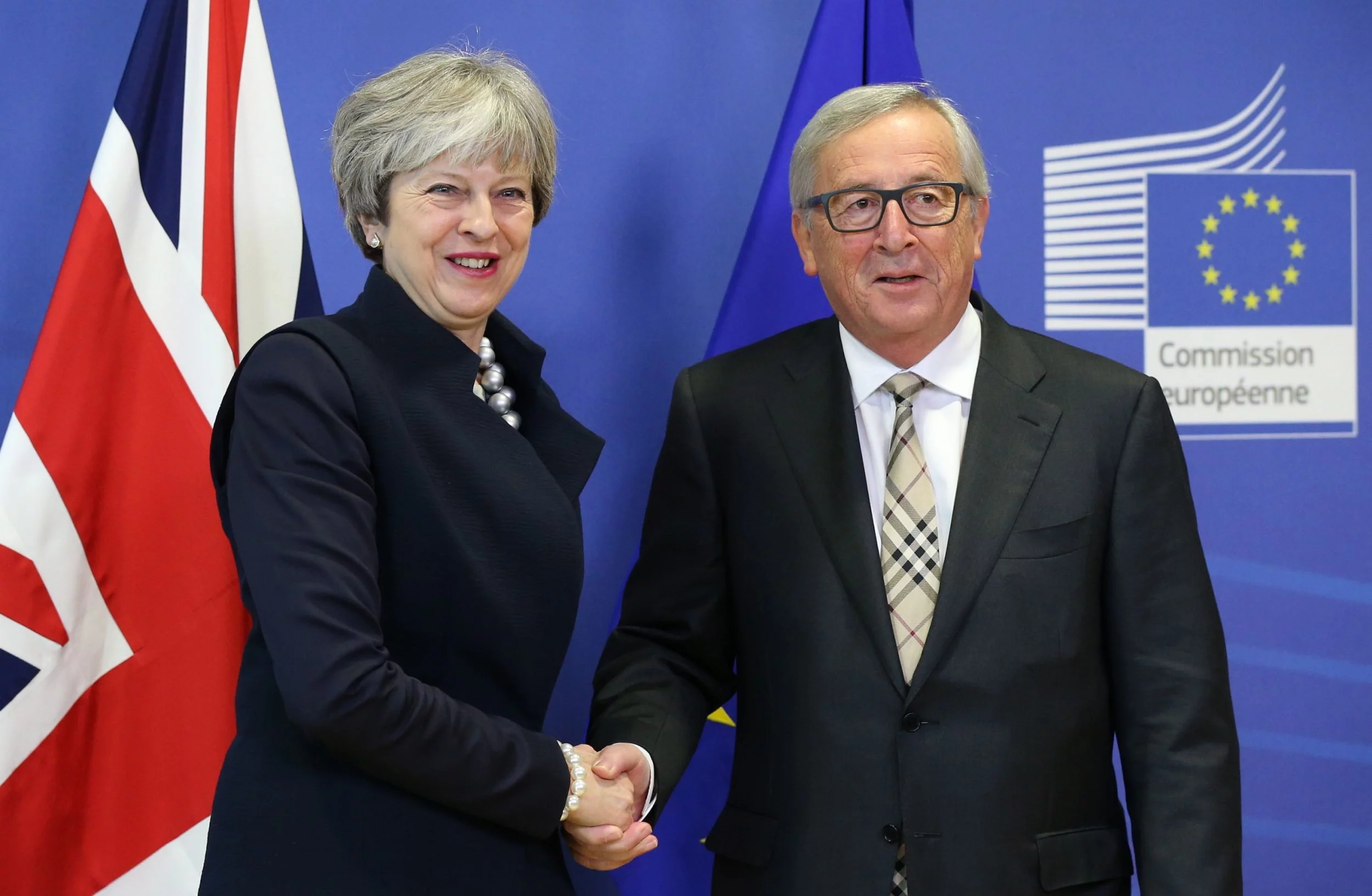 Theresa May i Jean Claude-Juncker