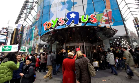 Pomysł Toys”R”Us na zdobycie polskiego rynku to oferta produktów, których nie można kupić w żadnych innych sklepach Bloomberg