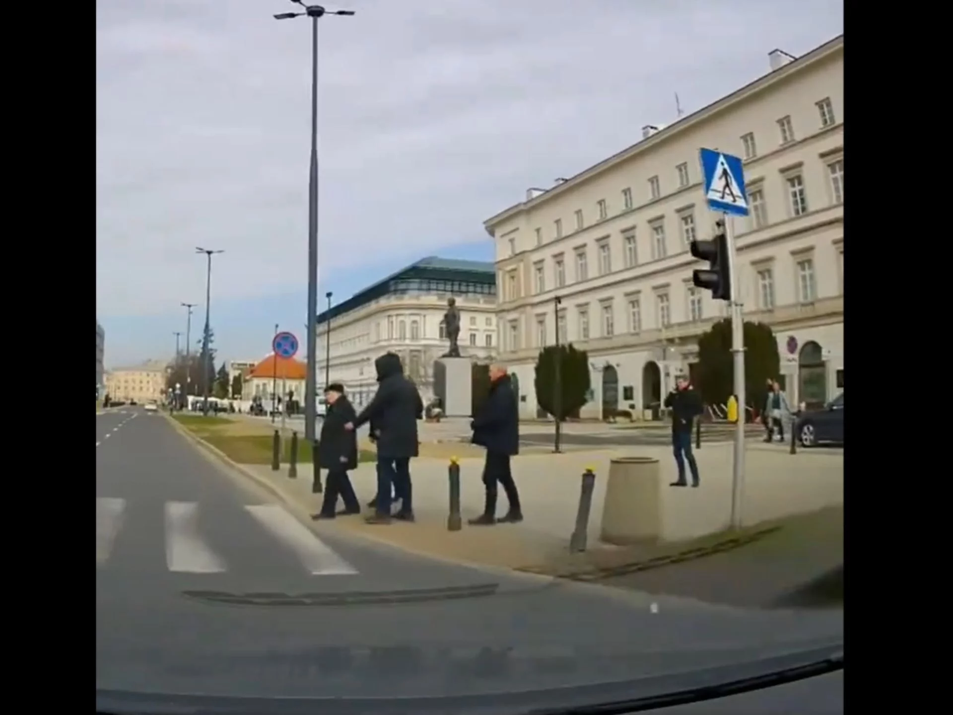 Jarosław Kaczyński na placu Piłsudskiego w Warszawie