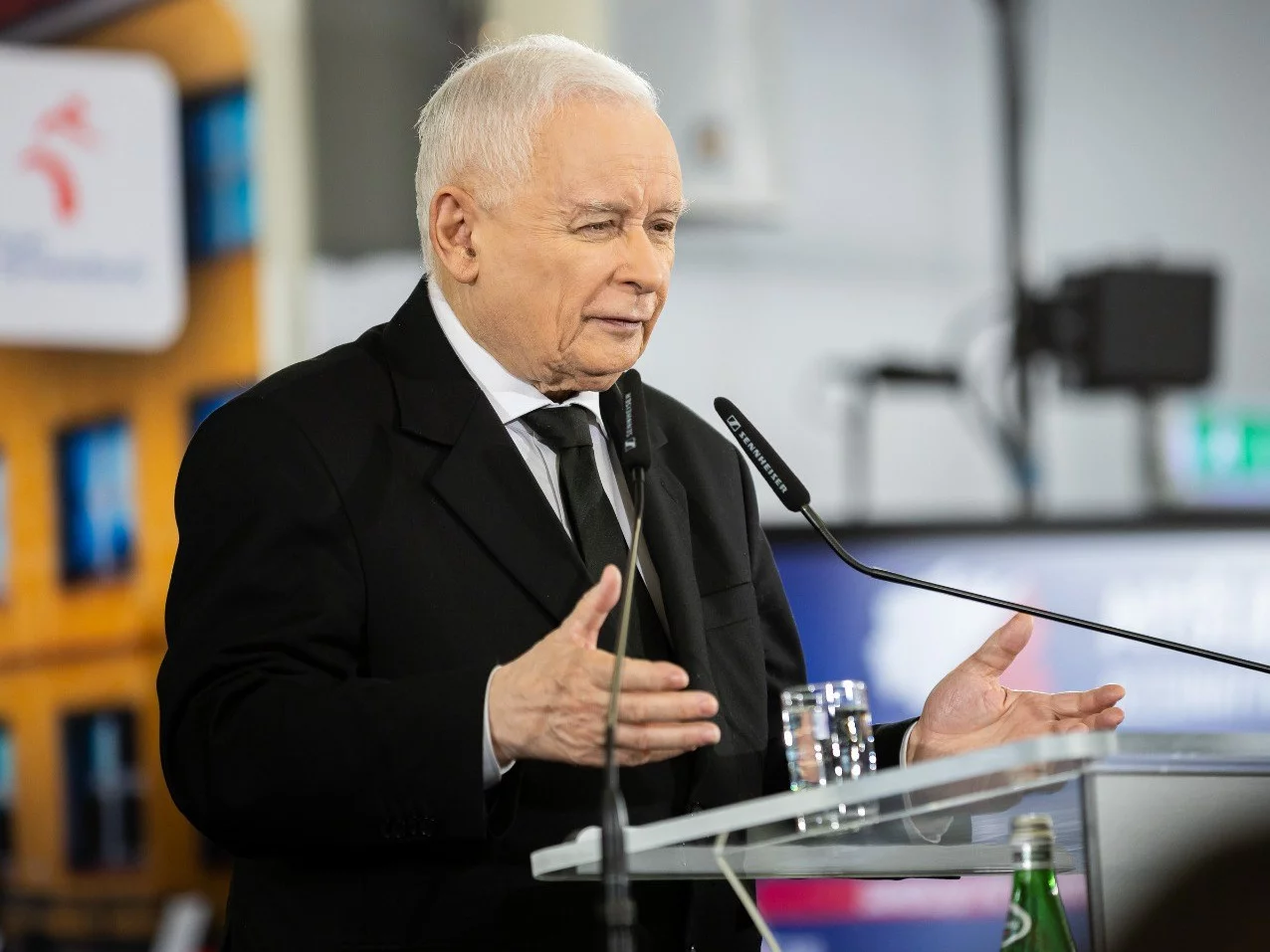 Maciej Świrski i Cezary Jurkiewicz zatrzymani przez CBA – Wprost Maciej Świrski i Cezary Jurkiewicz zatrzymani przez CBA – Wprost