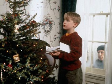 Kadr z filmu „Kevin sam w domu” (1990)