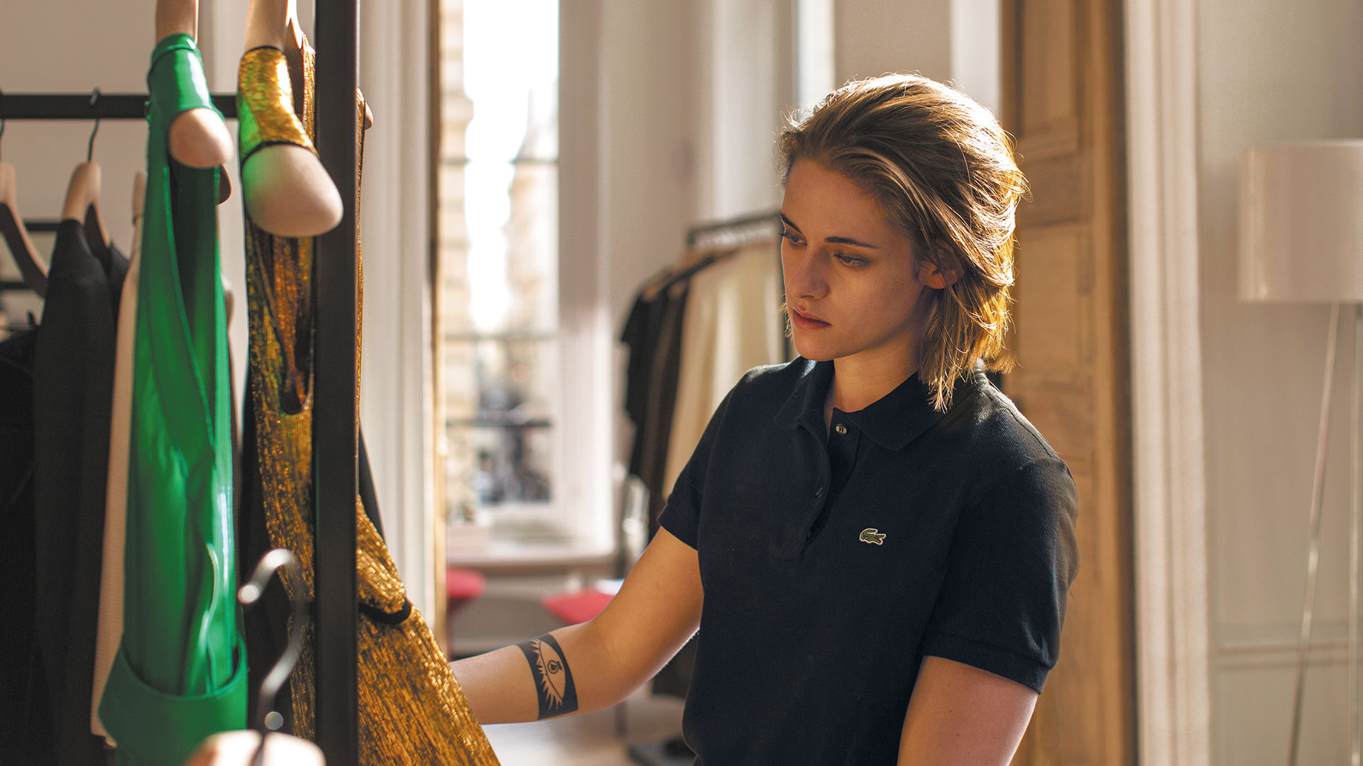 kadr z filmu "Personal Shopper" (2016)