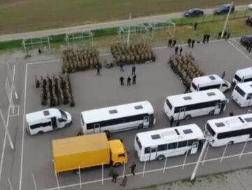 Kadyrowcy jadący do Donbasu