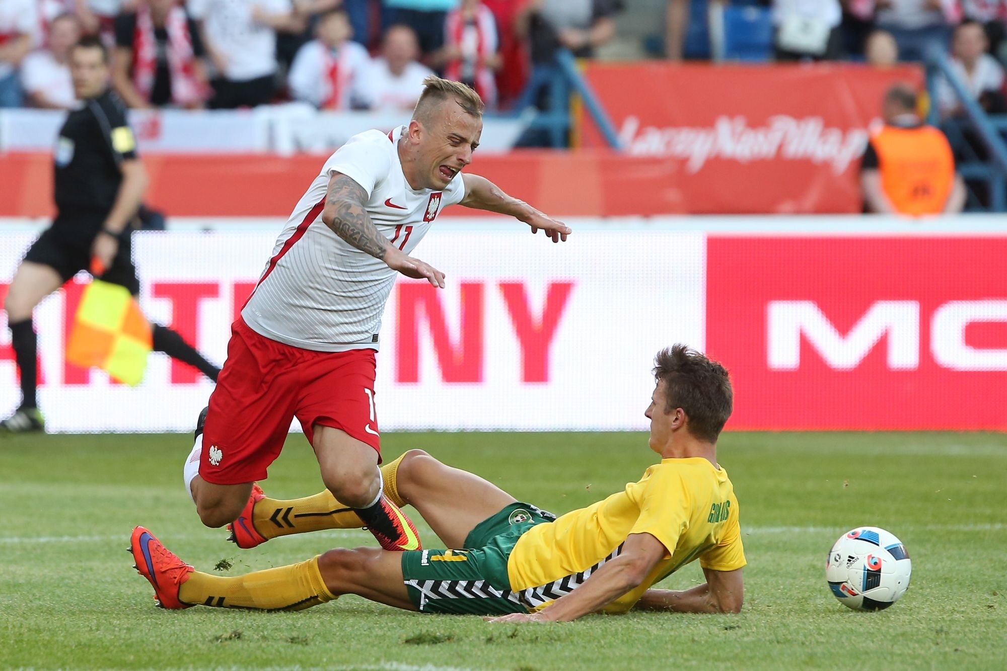 Kamil Grosicki podczas meczu Polska-Litwa