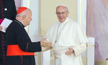Kardynał Stanisław Dziwisz i papież Franciszek
