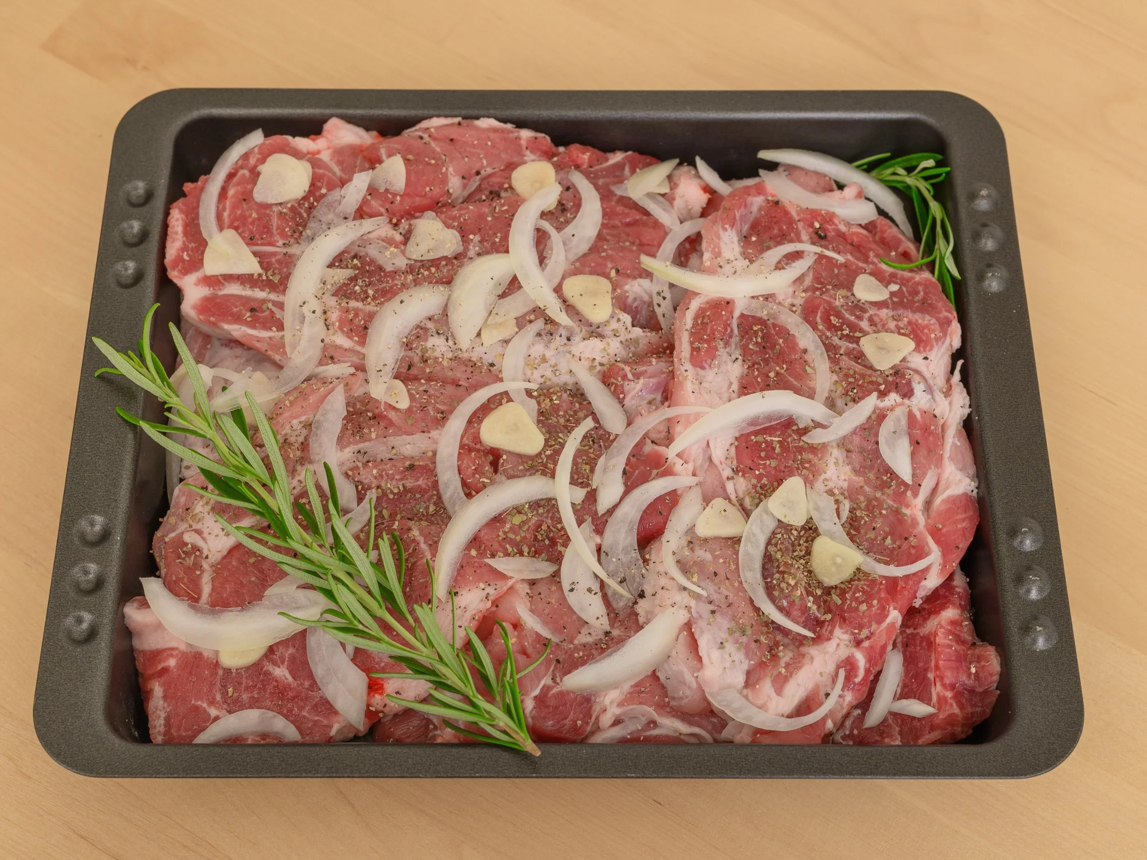 Ten patent na karkówkę działa zawsze. Wystarczy zmienić jeden krok i mięso wychodzi idealnie miękkie