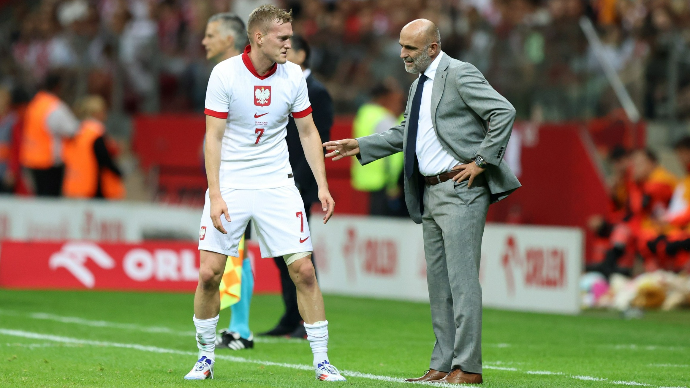 Michał Probierz zmusił piłkarzy do wspólnego powrotu? Polski piłkarz reaguje – Reprezentacja Polski w piłce nożnej – Sport Wprost