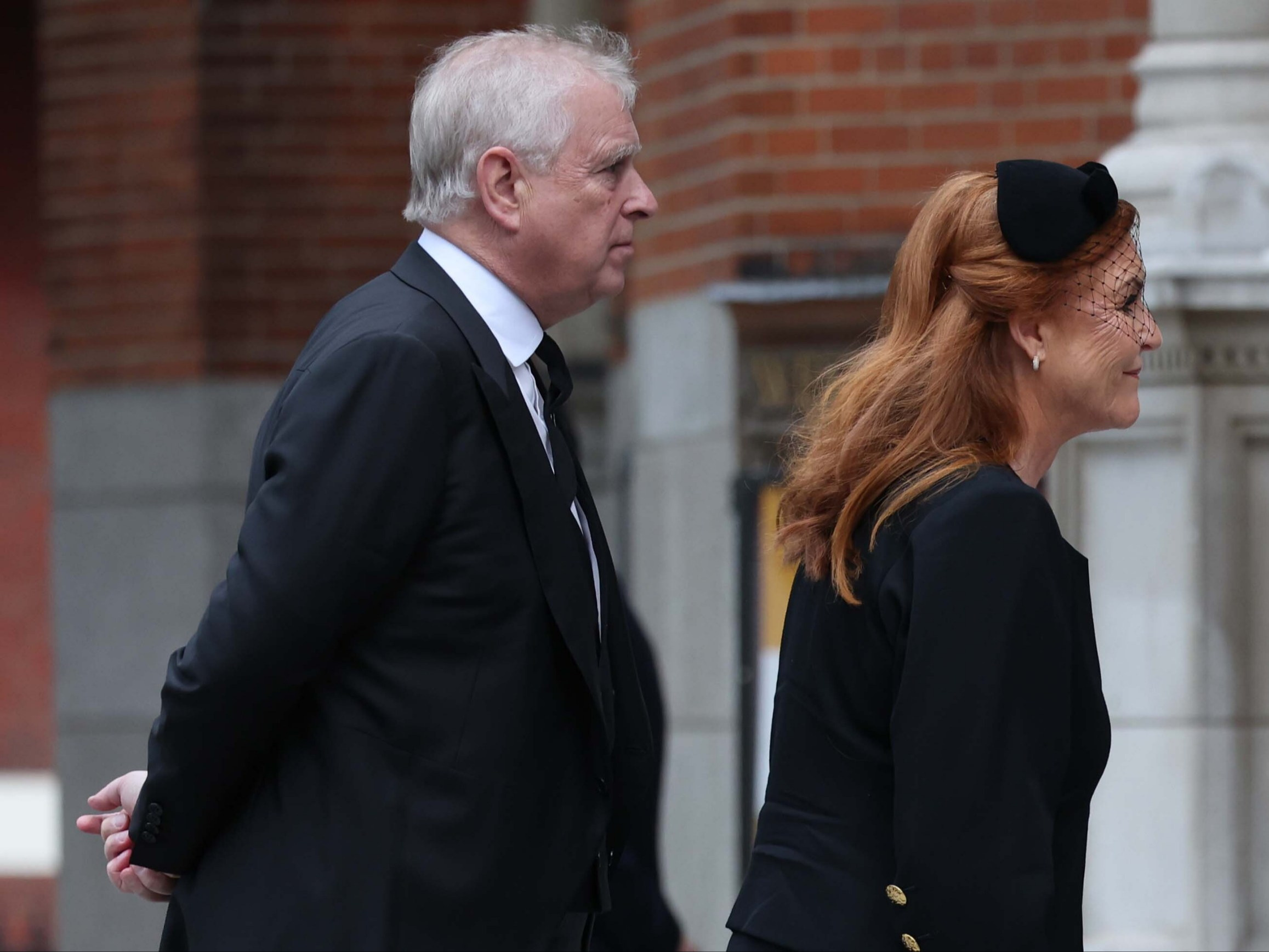 Karygodne zachowanie księcia Andrzeja na pogrzebie. Wymowna reakcja księcia Williama