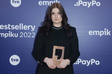 Katarzyna Barlińska vel „Pizgacz” na gali rozdania Bestsellerów Empiku